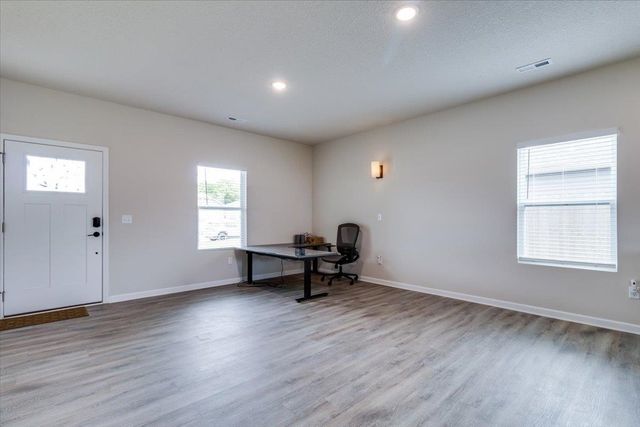 9505 E Creed St, Wichita, KS 67210