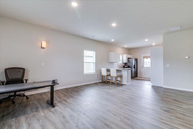 9505 E Creed St, Wichita, KS 67210