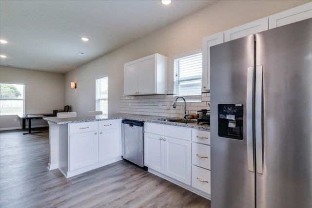 9505 E Creed St, Wichita, KS 67210