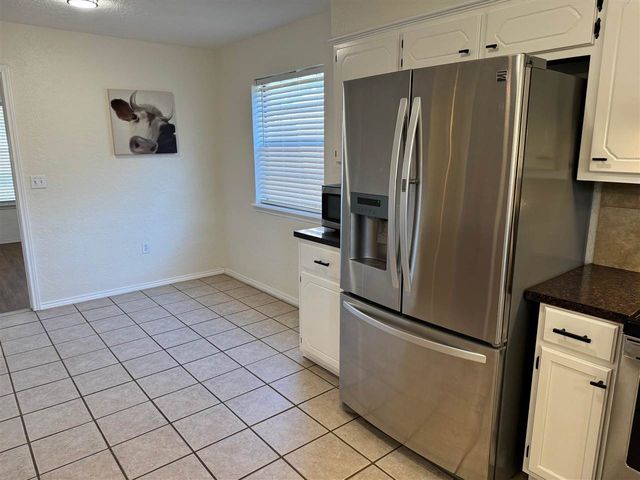 7610 NW Kingsbury Ave, Lawton, OK 73505