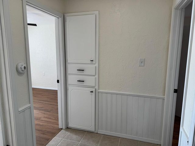 7610 NW Kingsbury Ave, Lawton, OK 73505