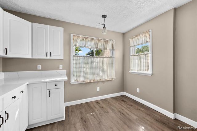 1629 E Elza Avenue, Hazel Park, MI 48030