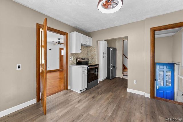 1629 E Elza Avenue, Hazel Park, MI 48030