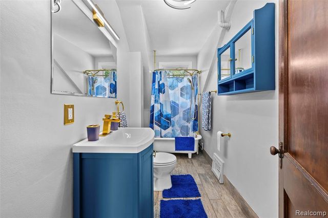 1629 E Elza Avenue, Hazel Park, MI 48030