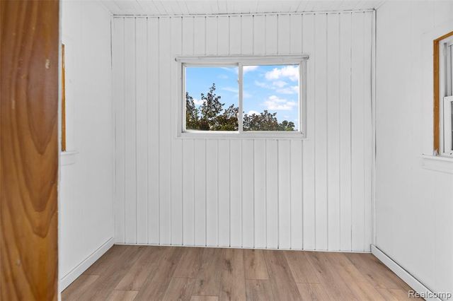 1629 E Elza Avenue, Hazel Park, MI 48030