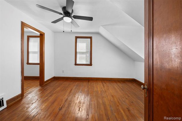 1629 E Elza Avenue, Hazel Park, MI 48030