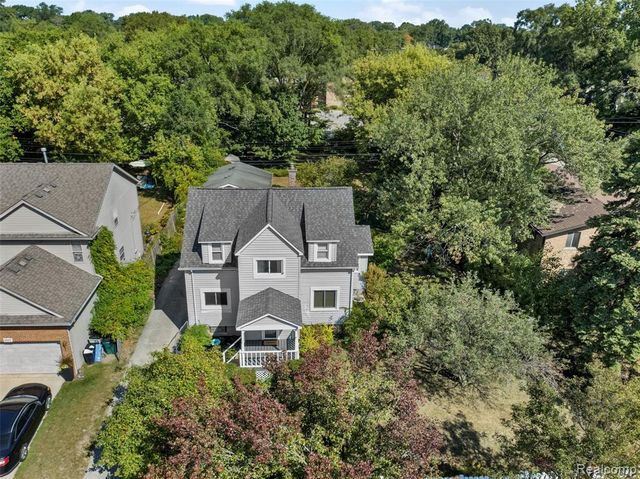 1629 E Elza Avenue, Hazel Park, MI 48030