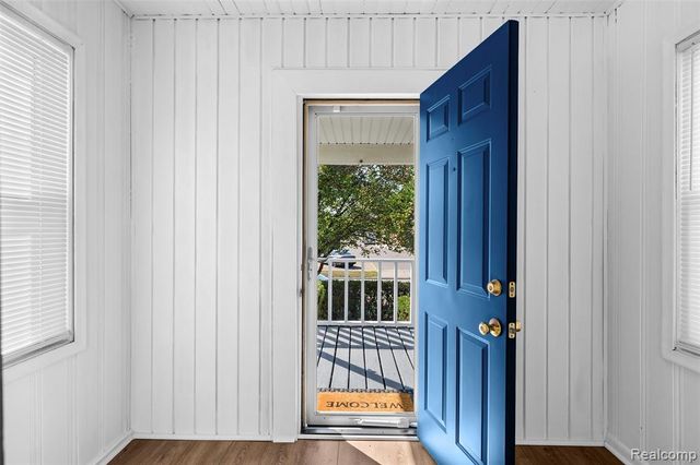 1629 E Elza Avenue, Hazel Park, MI 48030