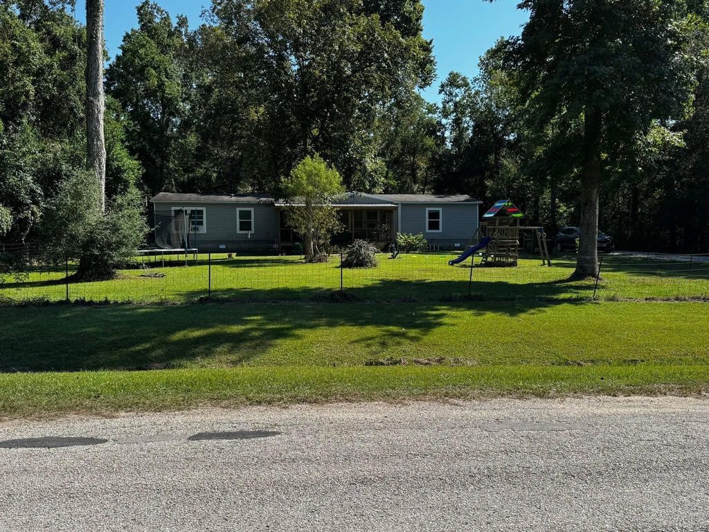 376 County Road 67632, Dayton, TX 77535