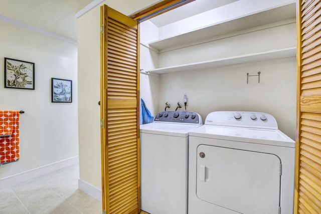 6635 Banning Dr, Oakland, CA 94611