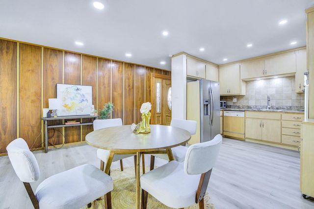 6635 Banning Dr, Oakland, CA 94611