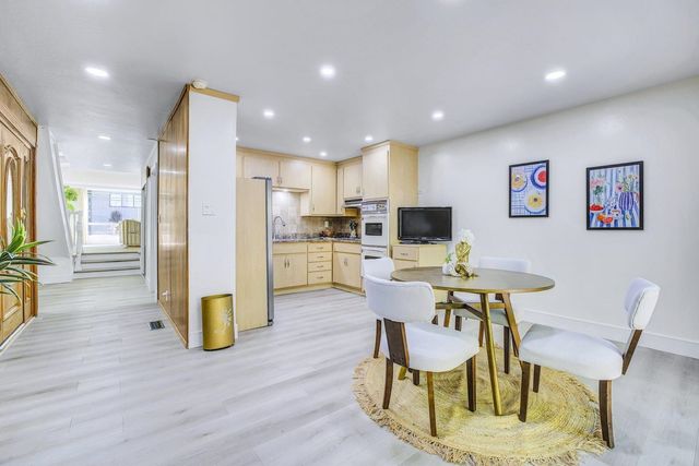 6635 Banning Dr, Oakland, CA 94611