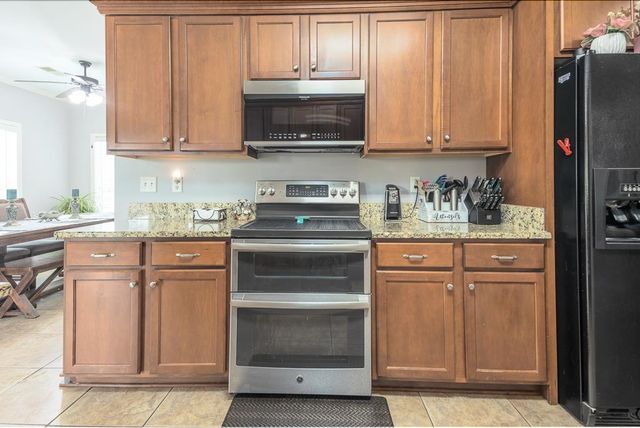 475 CROOKED CREEK DR, Oakland, TN 38060