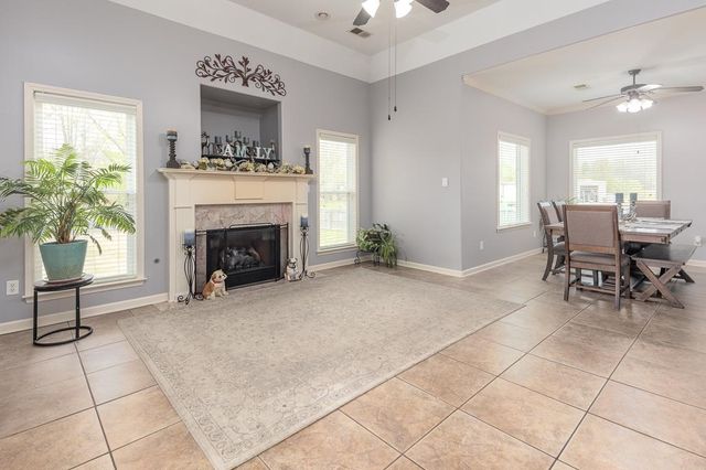 475 CROOKED CREEK DR, Oakland, TN 38060