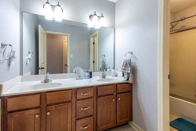 475 CROOKED CREEK DR, Oakland, TN 38060
