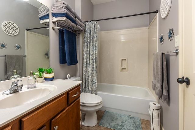 475 CROOKED CREEK DR, Oakland, TN 38060