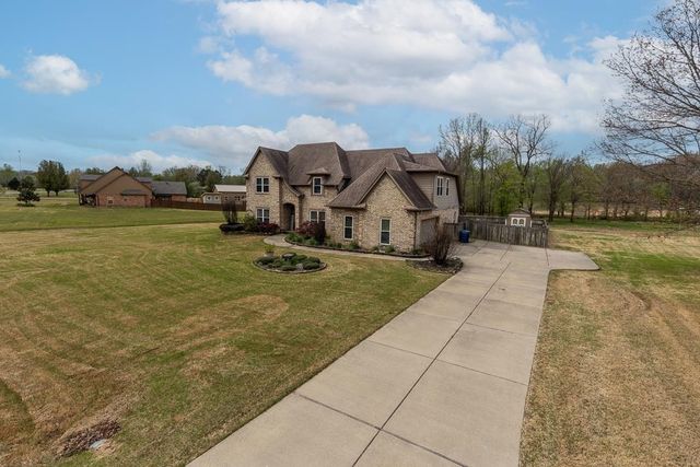 475 CROOKED CREEK DR, Oakland, TN 38060