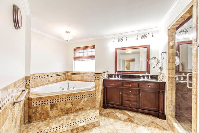 206 Lola, Gray, LA 70359