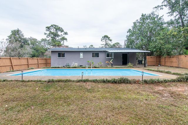 1815 Mayhew Street, Tallahassee, FL 32304