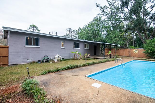 1815 Mayhew Street, Tallahassee, FL 32304