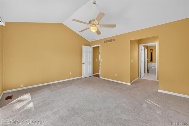6280 Whispering Meadows Drive, White Lake Charter Township, MI 48383