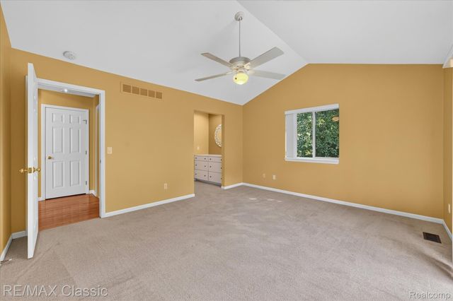 6280 Whispering Meadows Drive, White Lake Charter Township, MI 48383