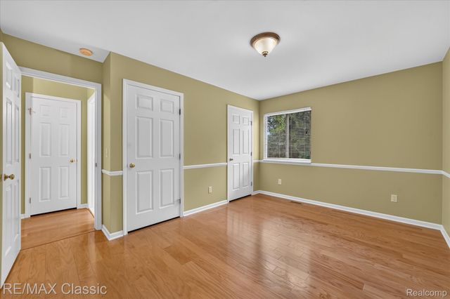 6280 Whispering Meadows Drive, White Lake Charter Township, MI 48383