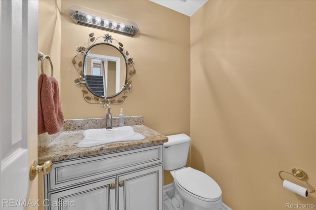 6280 Whispering Meadows Drive, White Lake Charter Township, MI 48383