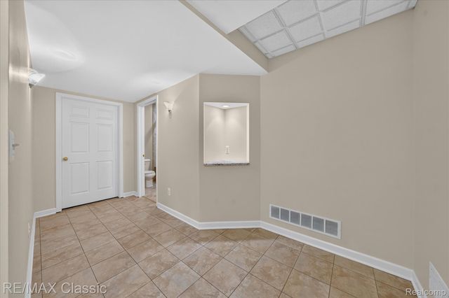 6280 Whispering Meadows Drive, White Lake Charter Township, MI 48383