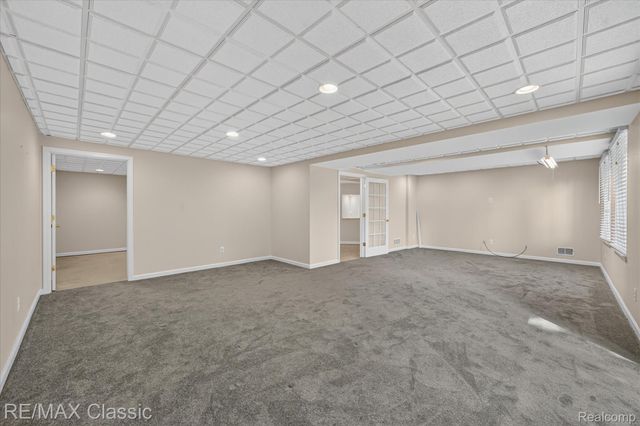 6280 Whispering Meadows Drive, White Lake Charter Township, MI 48383