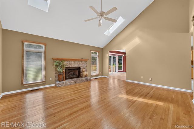 6280 Whispering Meadows Drive, White Lake Charter Township, MI 48383