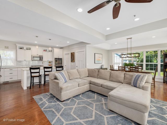 109 Grove Avenue, Glen Ellyn, IL 60137