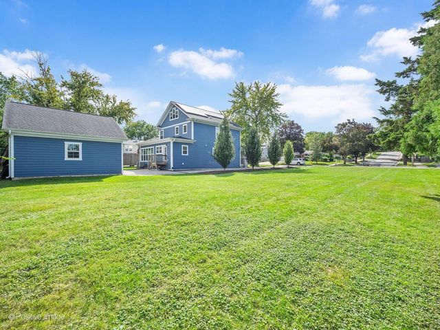 109 Grove Avenue, Glen Ellyn, IL 60137