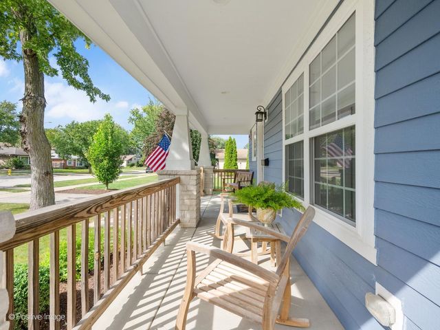 109 Grove Avenue, Glen Ellyn, IL 60137