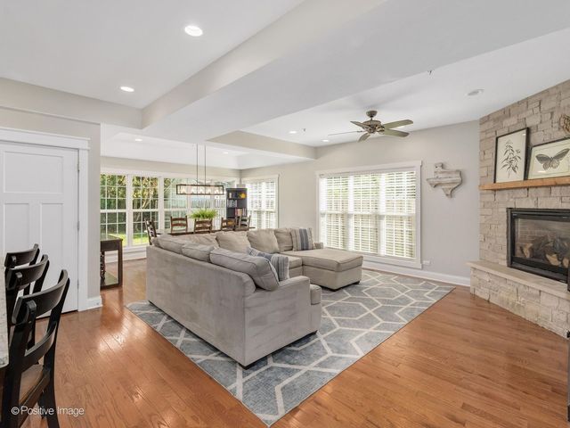 109 Grove Avenue, Glen Ellyn, IL 60137