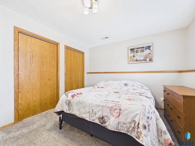 4117 W 92nd St Street, Sioux Falls, SD 57108