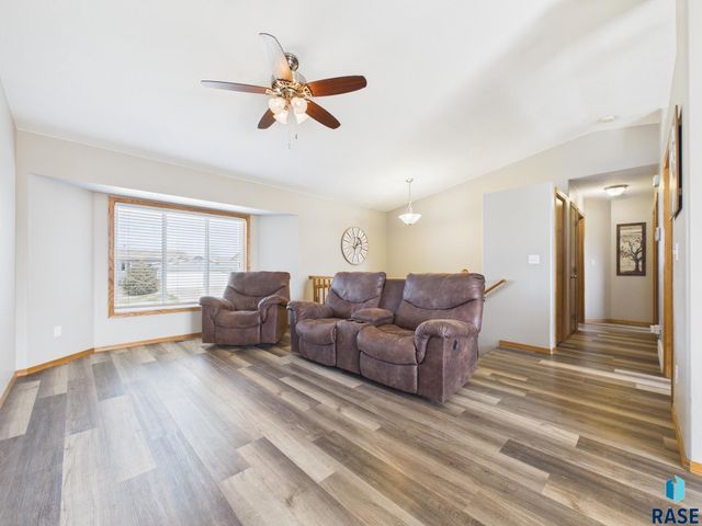 4117 W 92nd St Street, Sioux Falls, SD 57108