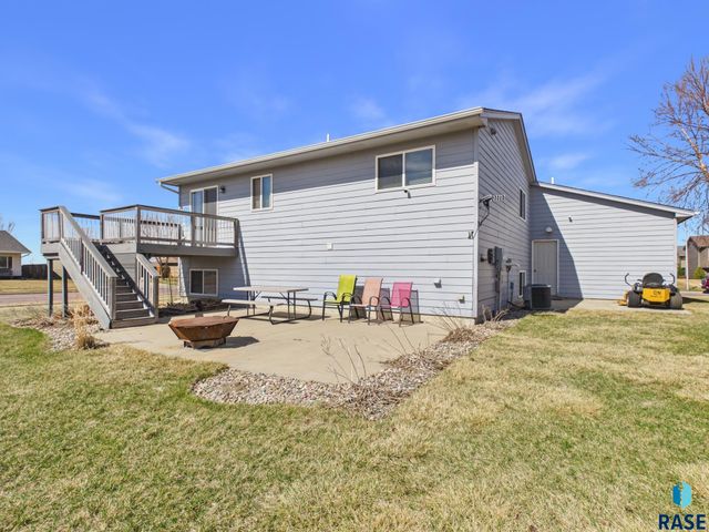 4117 W 92nd St Street, Sioux Falls, SD 57108