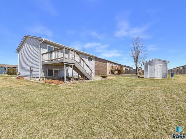 4117 W 92nd St Street, Sioux Falls, SD 57108