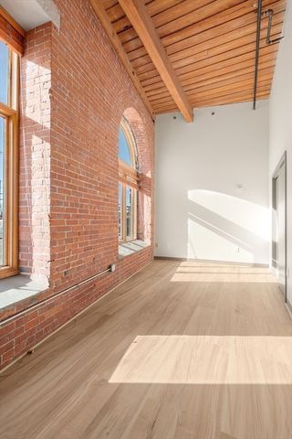 146 Court St 108, Brockton, MA 02302