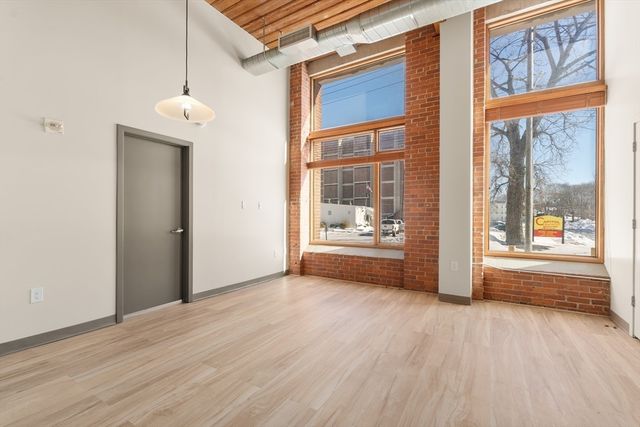 146 Court St 108, Brockton, MA 02302