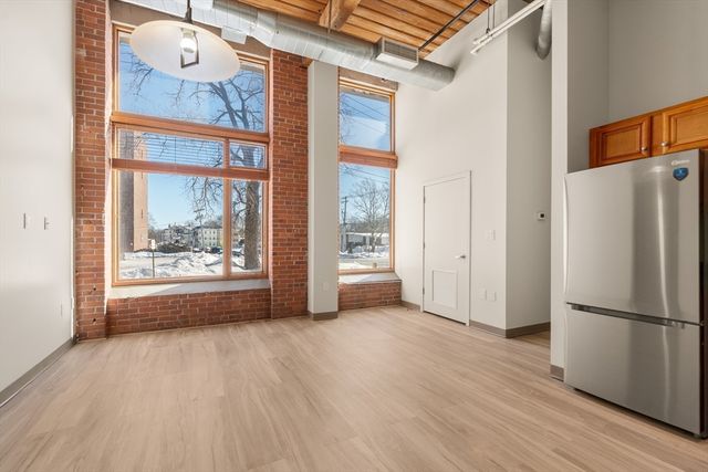 146 Court St 108, Brockton, MA 02302