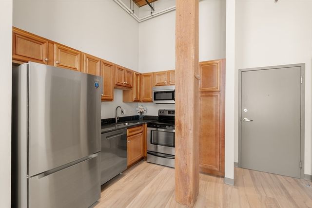 146 Court St 108, Brockton, MA 02302