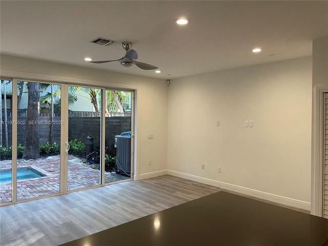 2840 Shipping Ave 2840, Miami, FL 33133