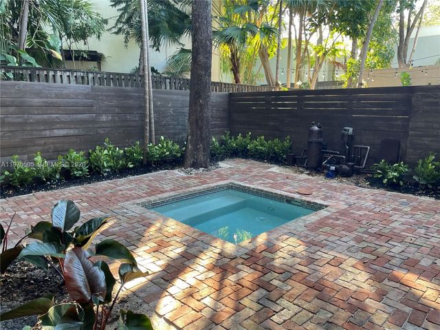 2840 Shipping Ave 2840, Miami, FL 33133