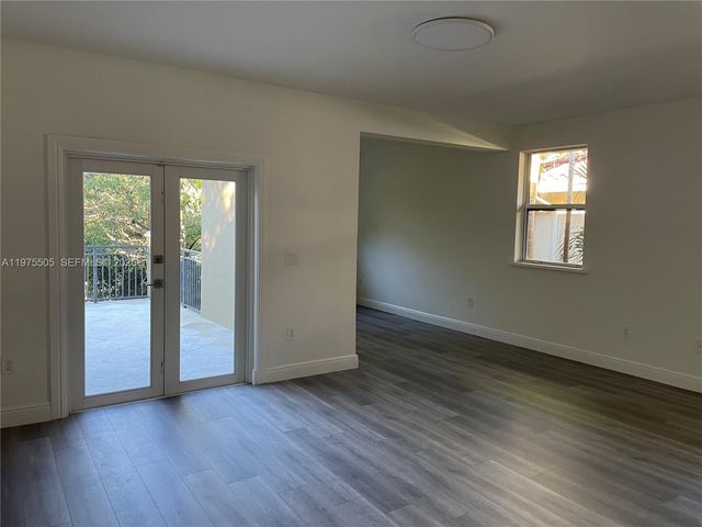 2840 Shipping Ave 2840, Miami, FL 33133