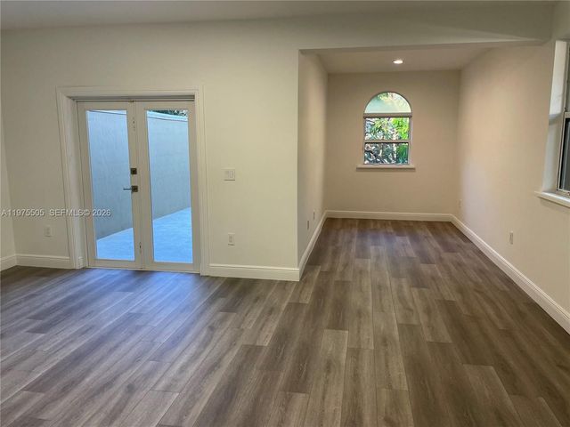 2840 Shipping Ave 2840, Miami, FL 33133