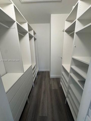 2840 Shipping Ave 2840, Miami, FL 33133