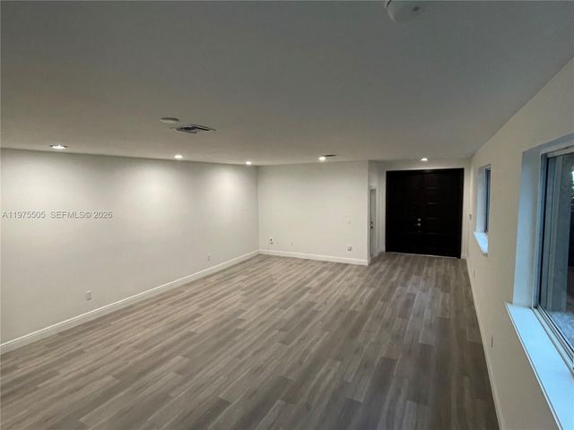 2840 Shipping Ave 2840, Miami, FL 33133