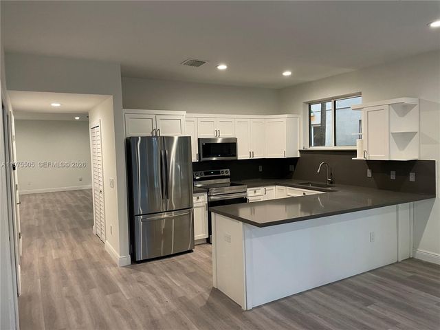 2840 Shipping Ave 2840, Miami, FL 33133